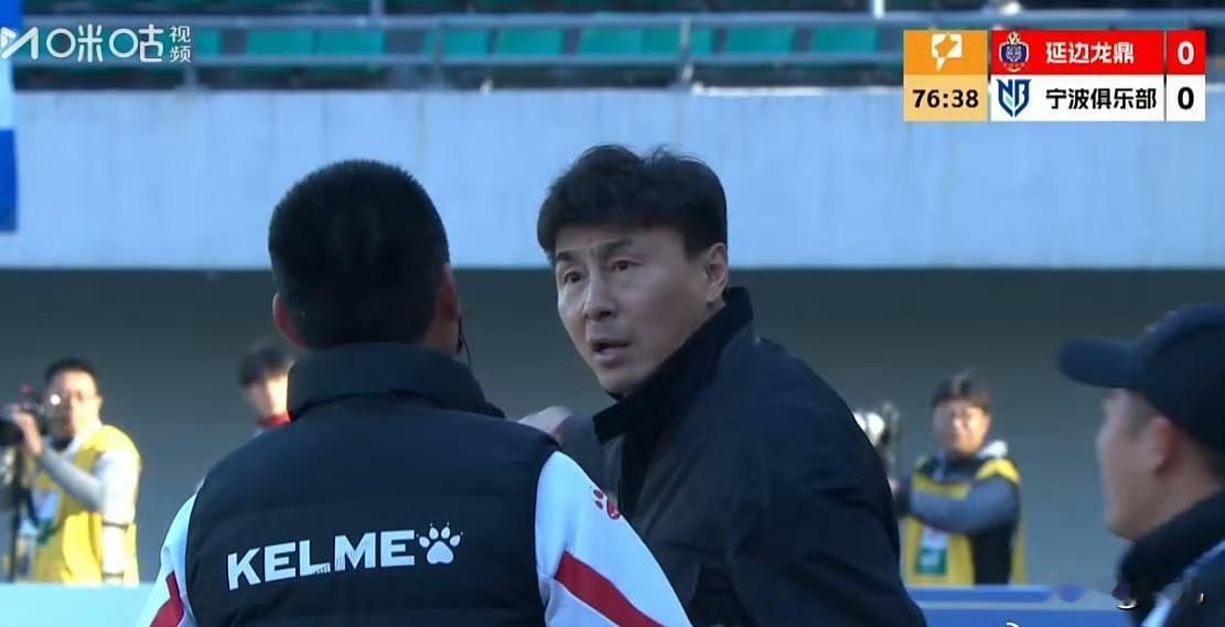 李玮峰这脾气还是没改，作为中甲联赛主教练，首秀就被红牌罚下!
  
  李玮峰做