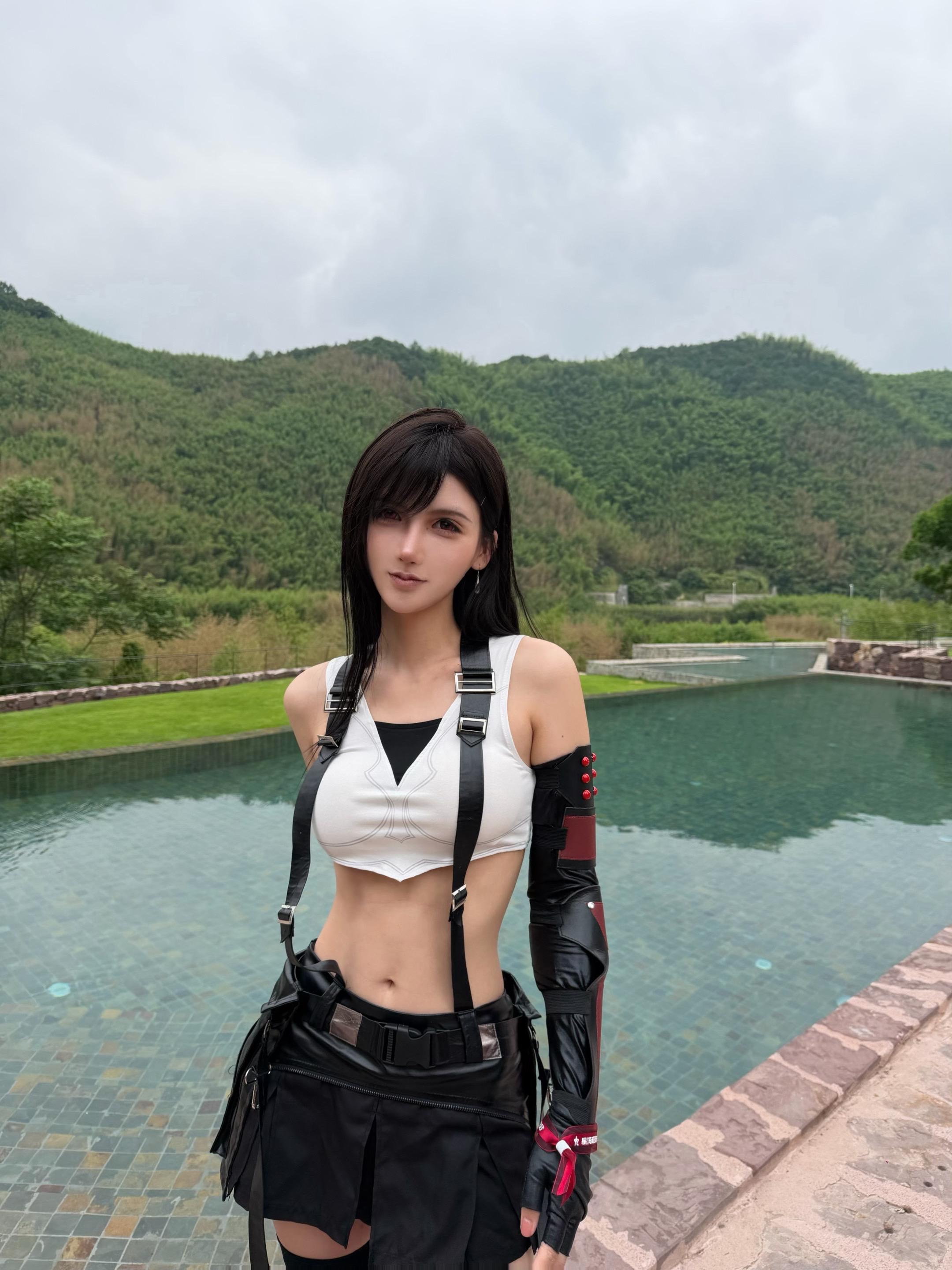 忘发了家人们。明天是美好的一天对吧  上衣混牛仔这一块