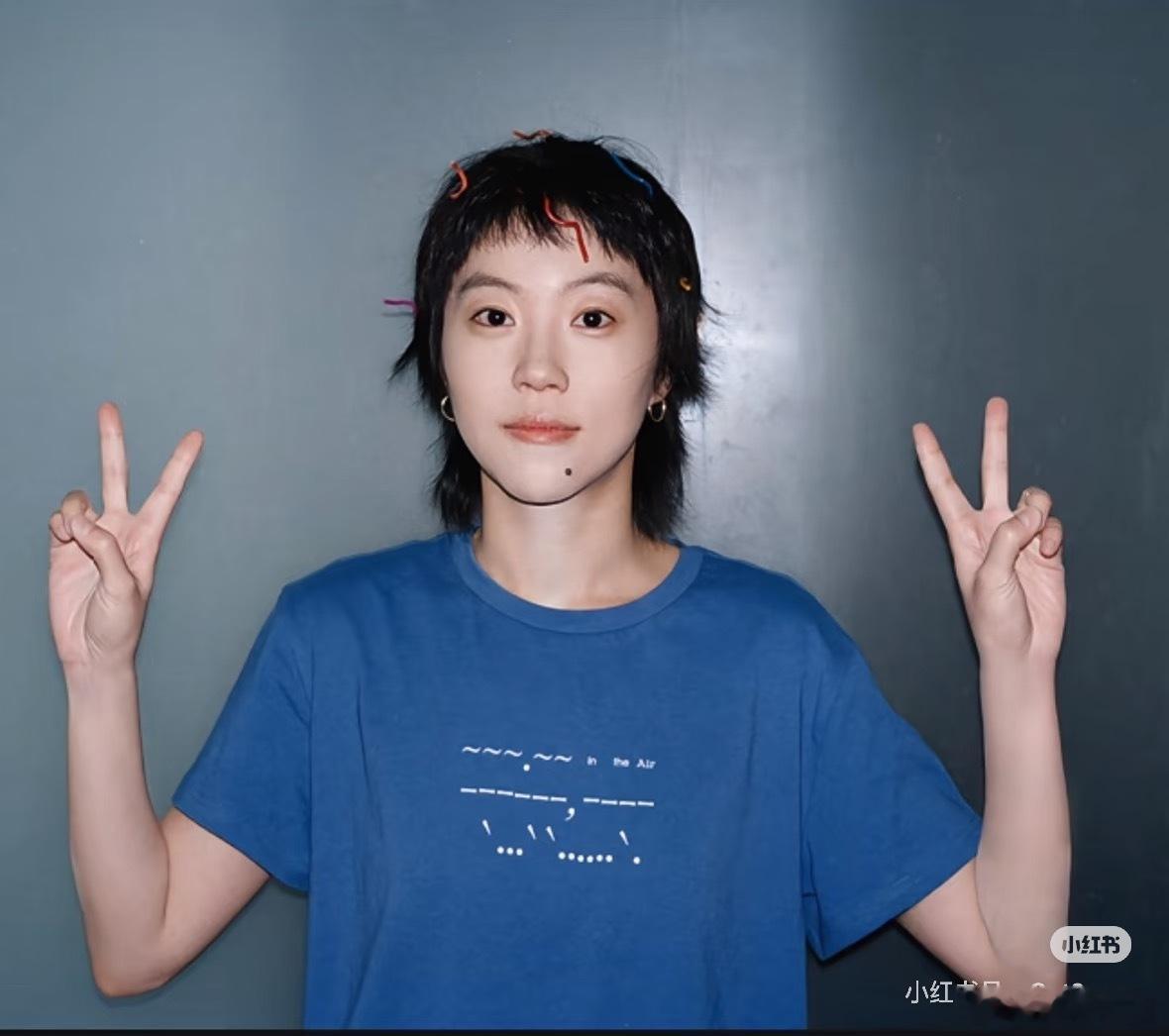 窦靖童八字 / 丙子 庚子 乙巳 庚辰她和王菲都是乙木，可见窦靖童确实遗传了王菲