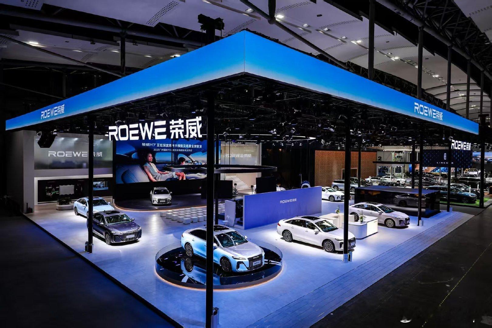 谁说10万级插混B级车不能有「超脑」？荣威M7 DMH带着AI大模型杀疯了！从车