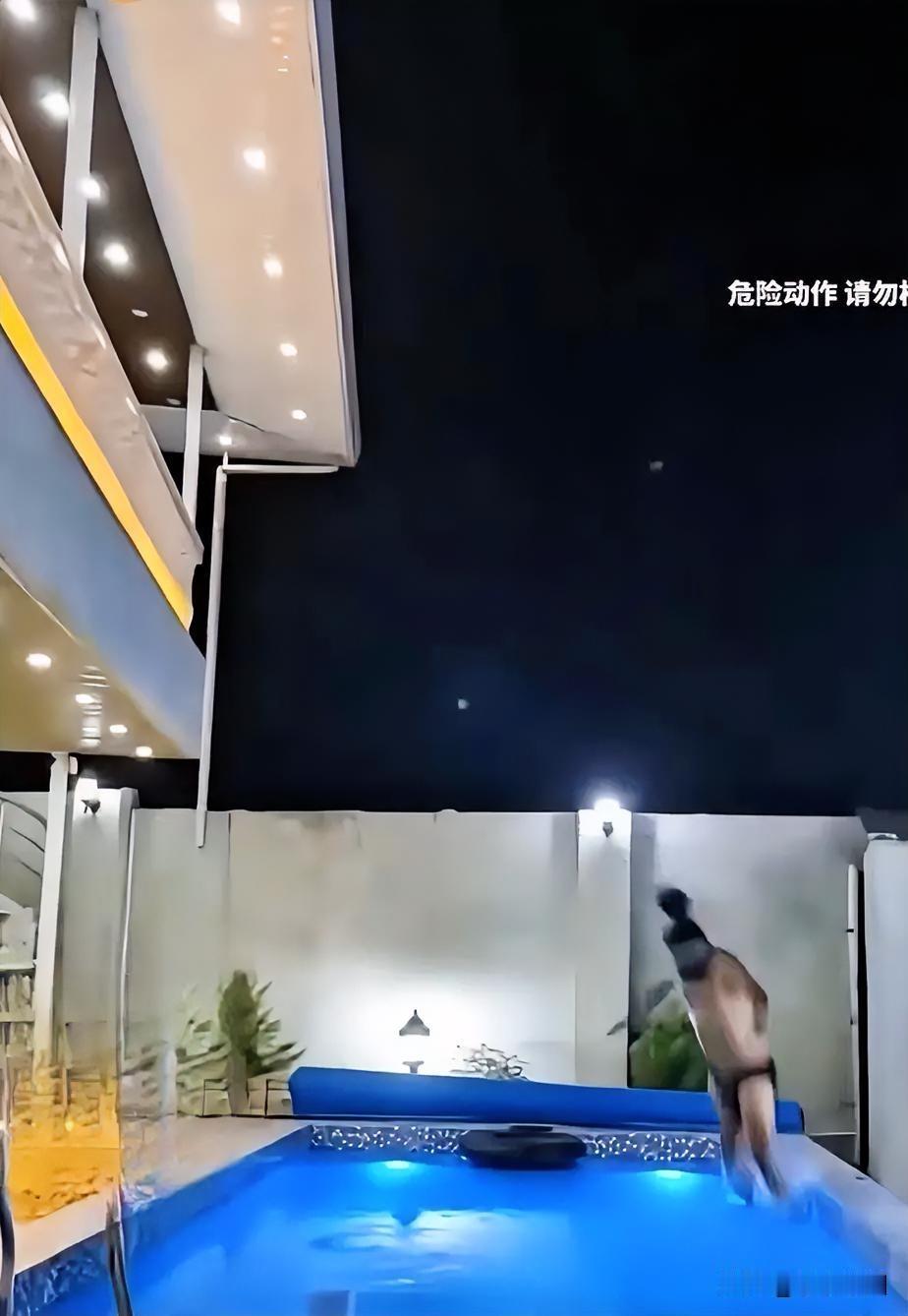 为拍视频赚取流量
男子这一举动把自己给害死了
土耳其一主播为了让所拍视频更有吸引
