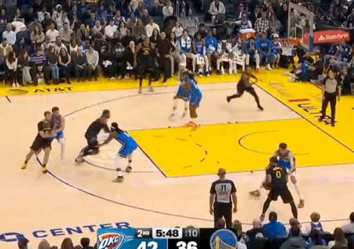 希尔德这个离谱上篮 