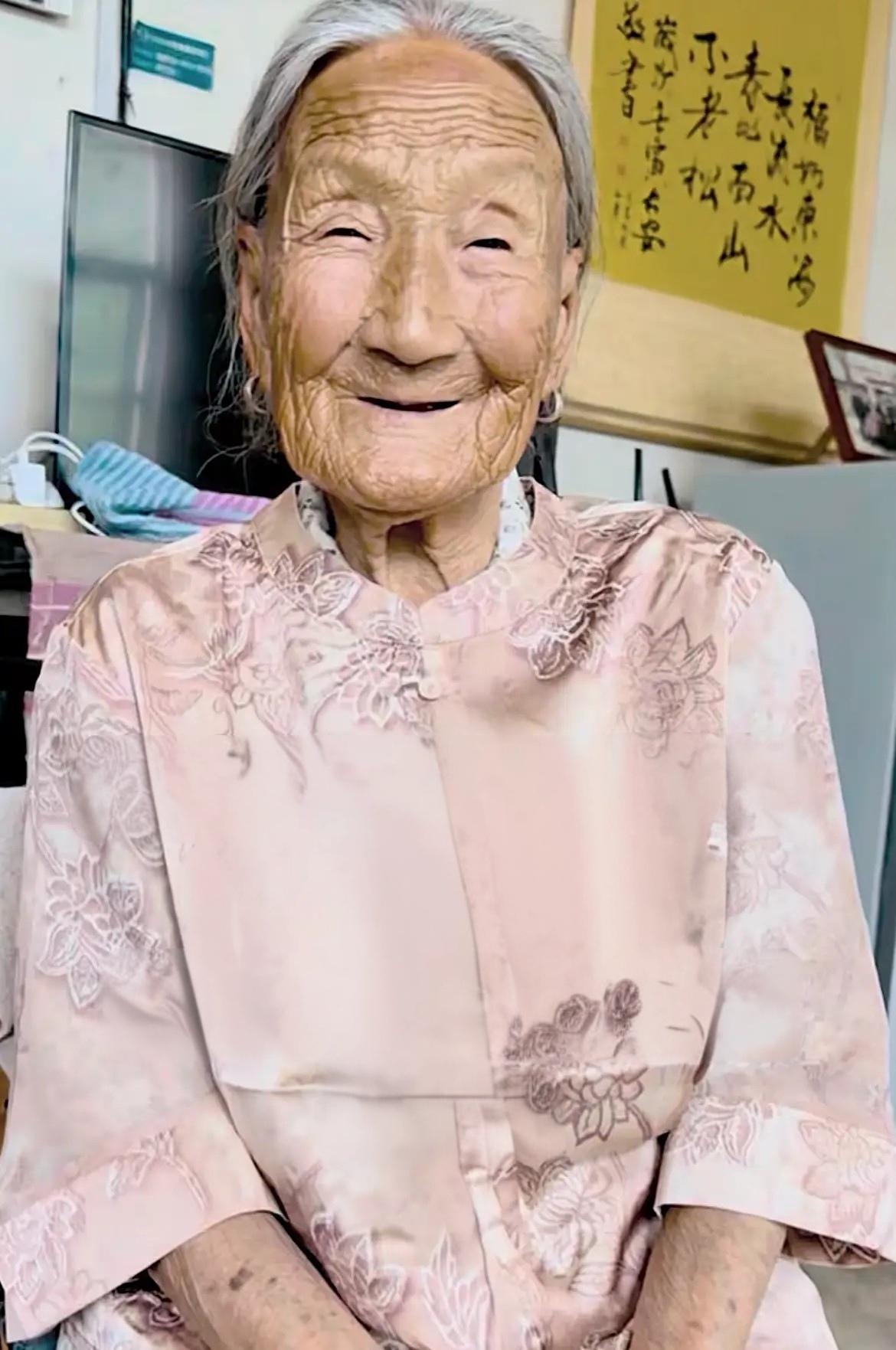 福报！！！
生活中的人们常念叨：健康、长寿是上辈子修来的福报，虽然有民间色彩和玄