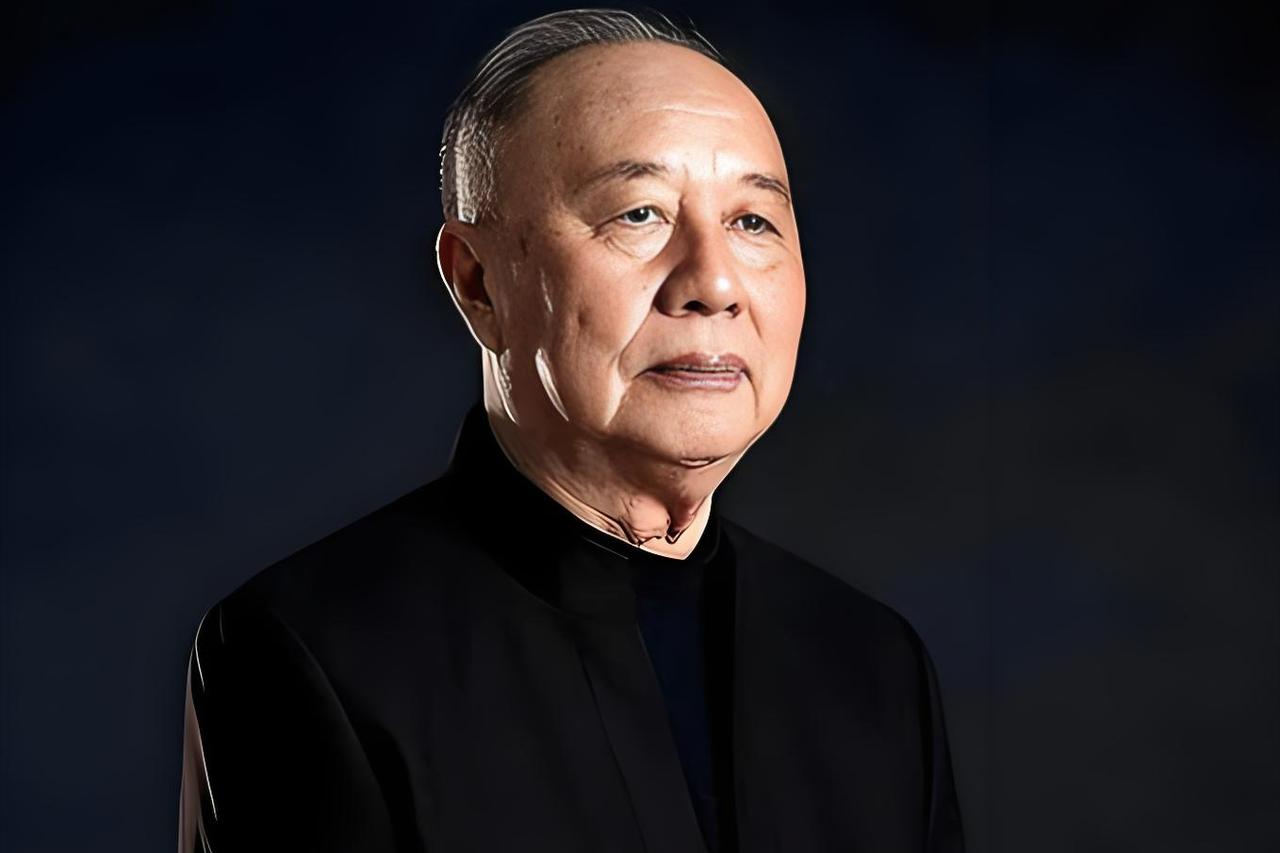 1997年，中国首富牟其中提议：炸掉珠穆朗玛峰，把喜马拉雅山炸开一个大口子，让印