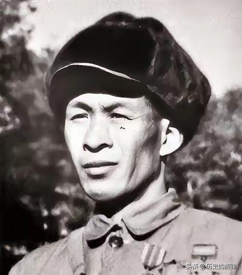 侦察英雄张兰亭：被美军写进教材当“反面典型”，只因打仗太狠太绝
 
战场上能把对