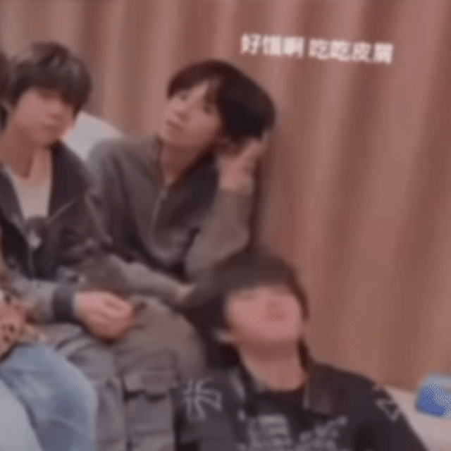 王橹杰我保证小杰是最爱闻脚之人🩵 