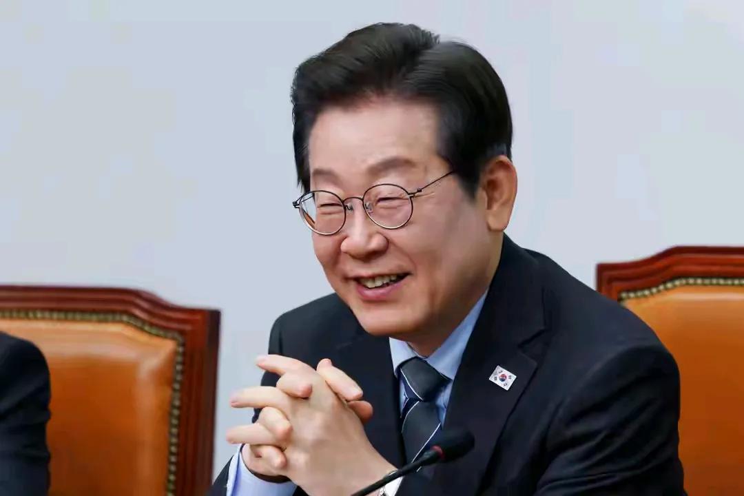 韩国新总统李在明想平衡中美关系
李在明当选韩国总统，一些人认为李在明是亲华派，其