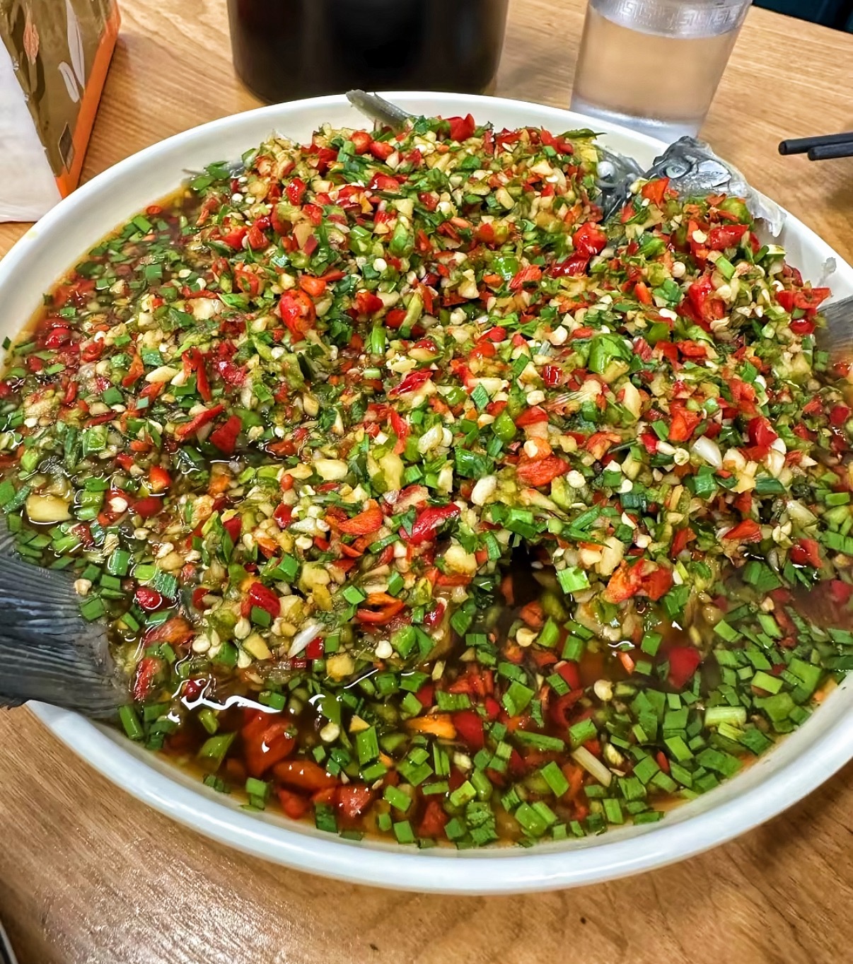 中午吃什么好呢突然好想吃川菜就想着来打卡这家川菜馆凉拌鲫鱼真的意料之外的好吃 凉
