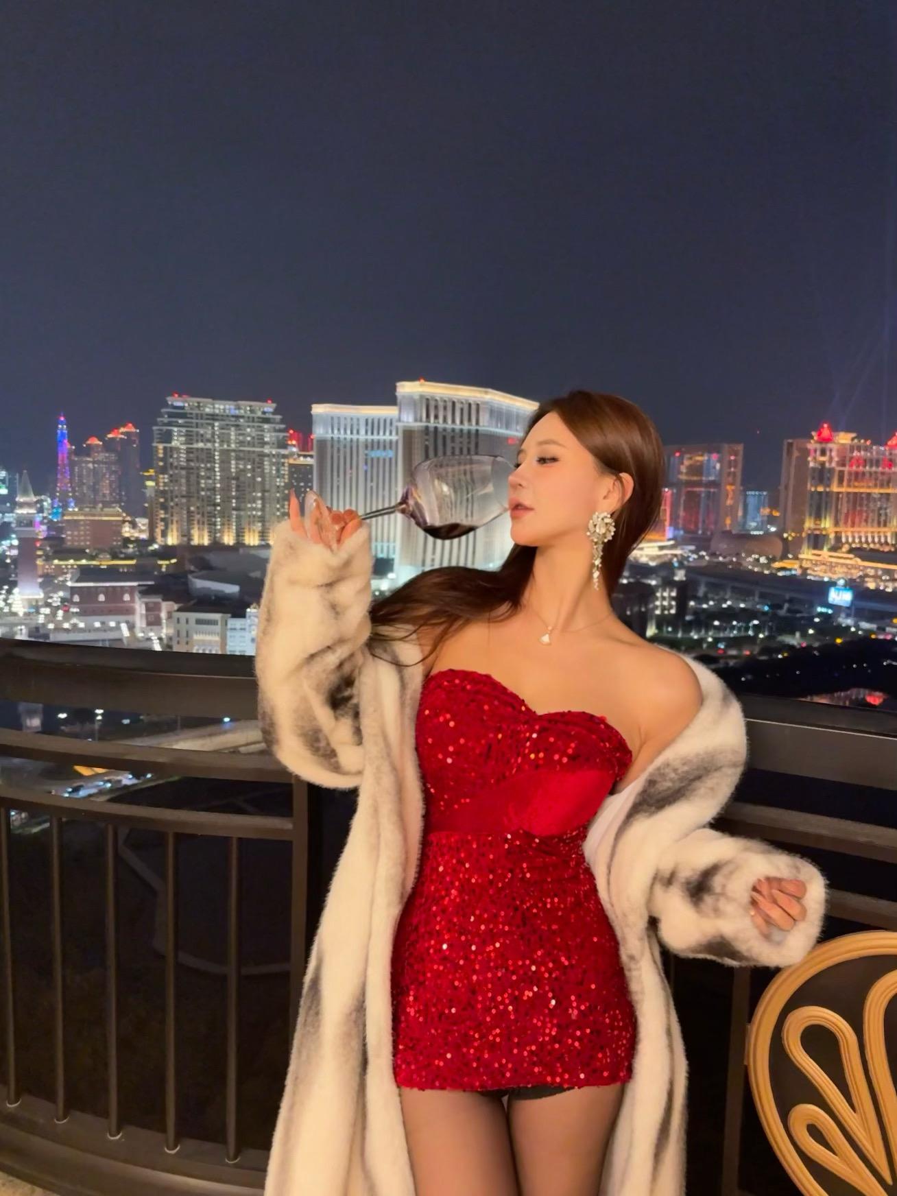 《迷》的答案是《KUN》