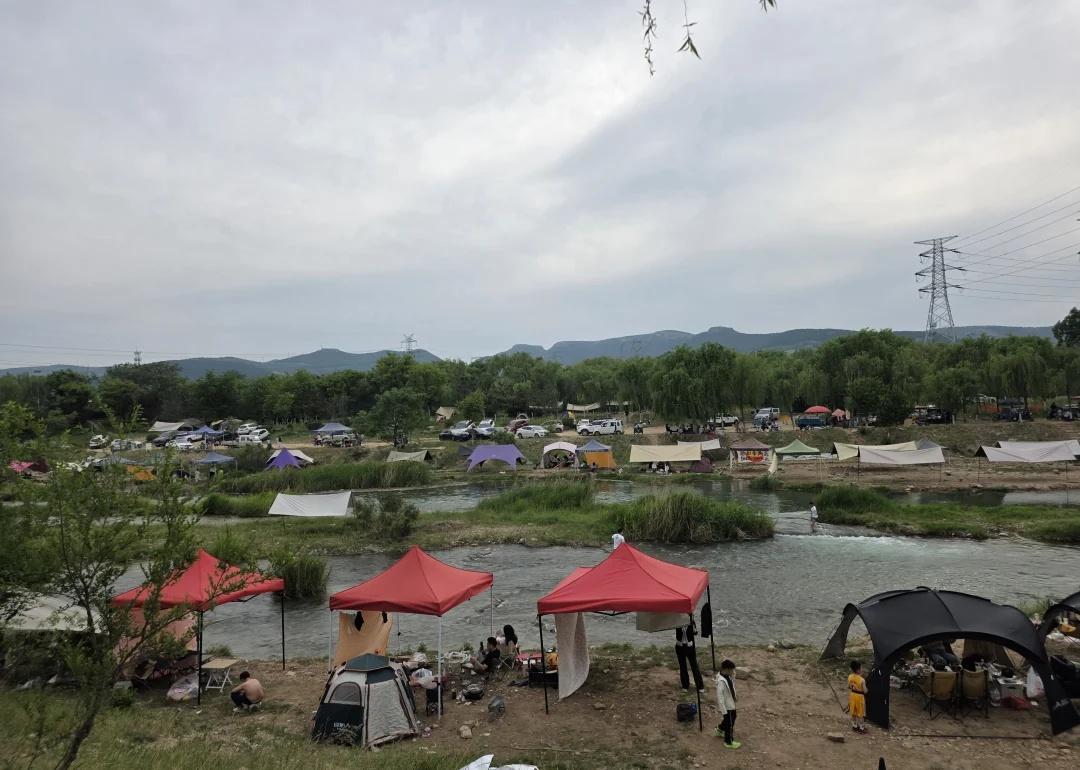 5.1玉符河现状，有没有人管管这些占地搭帐
下午去的空了估计有三分之一，都是村民