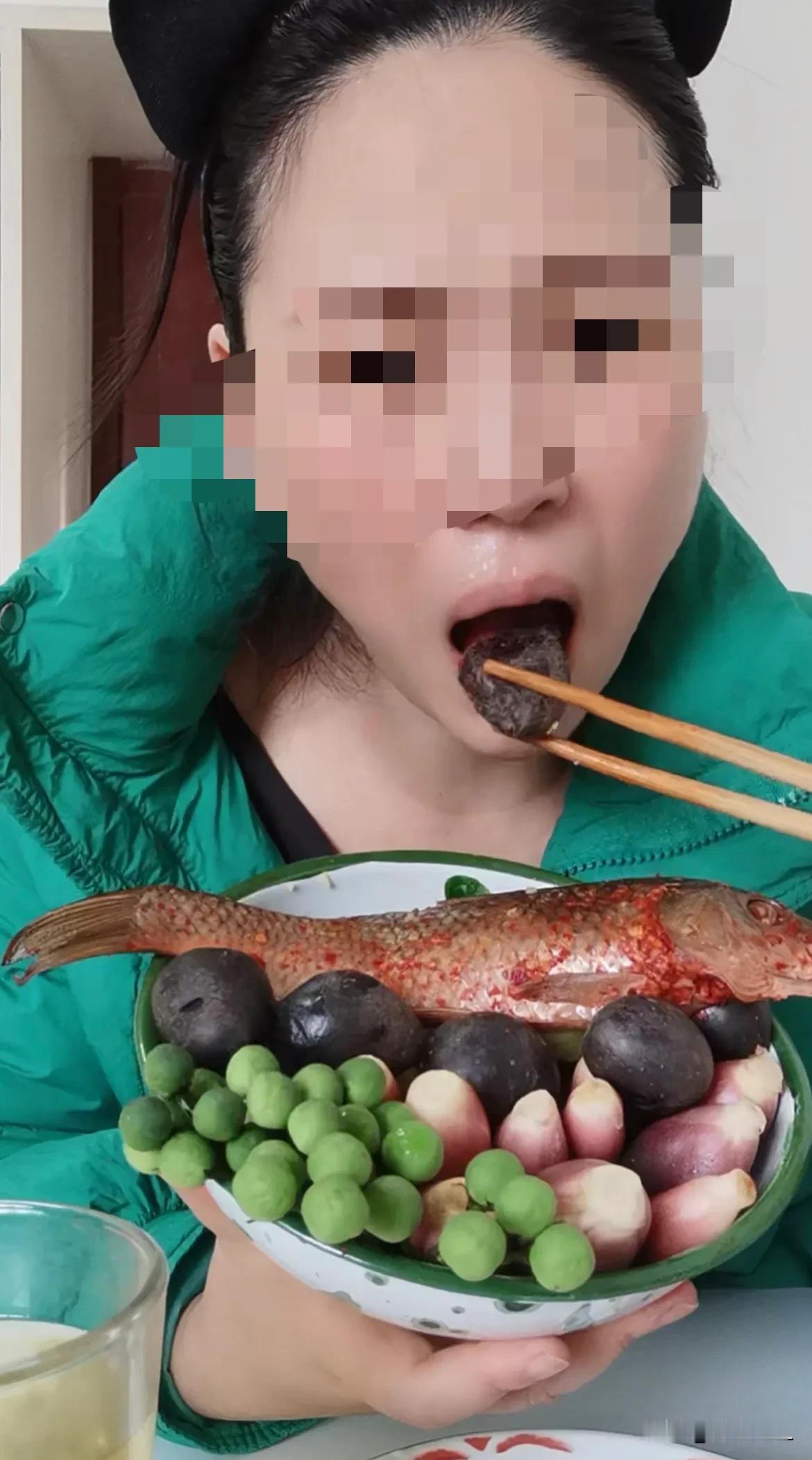 是我太闲了吗？竟然看你这个吃货主播！整天净推些乱七八糟的，没有任何知识普及。低级