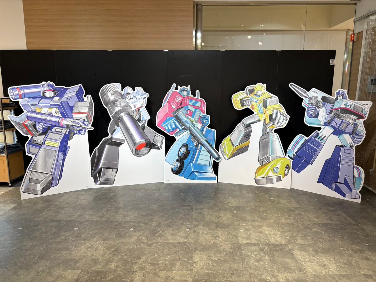 Takara Tomy 变形金刚和日本艺术家 DenQ 开展联名快闪，店铺在新宿