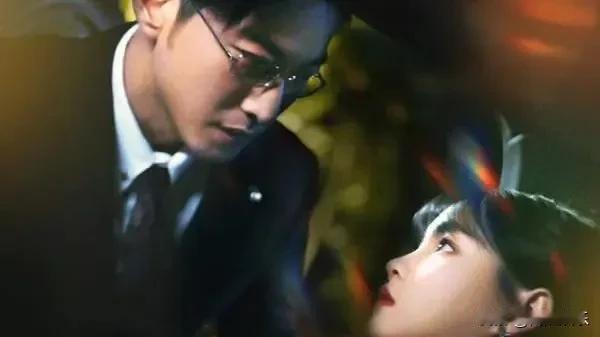 🎉家人们，快吃这口“糖”！霸总短剧主演于龙向杨咩咩求婚成功啦！7月10日，于龙
