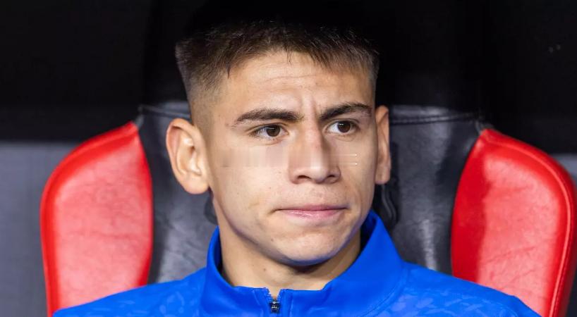 据《每日体育报》报道，阿根廷新星埃切韦里极有可能在2026年1月冬季转会窗开启后