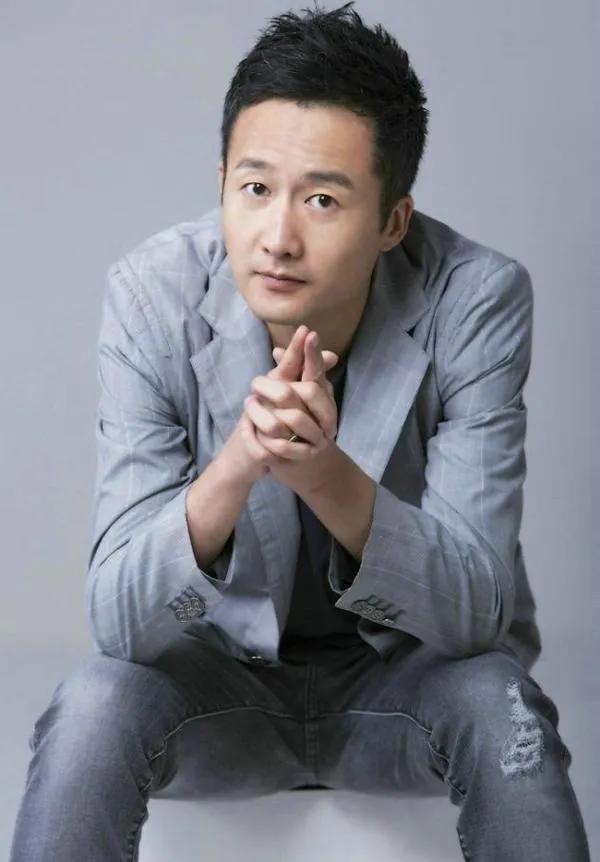 2012年，在《父母爱情》的片场，孔笙想到还缺一个演员，急得不行，突然看到了一个