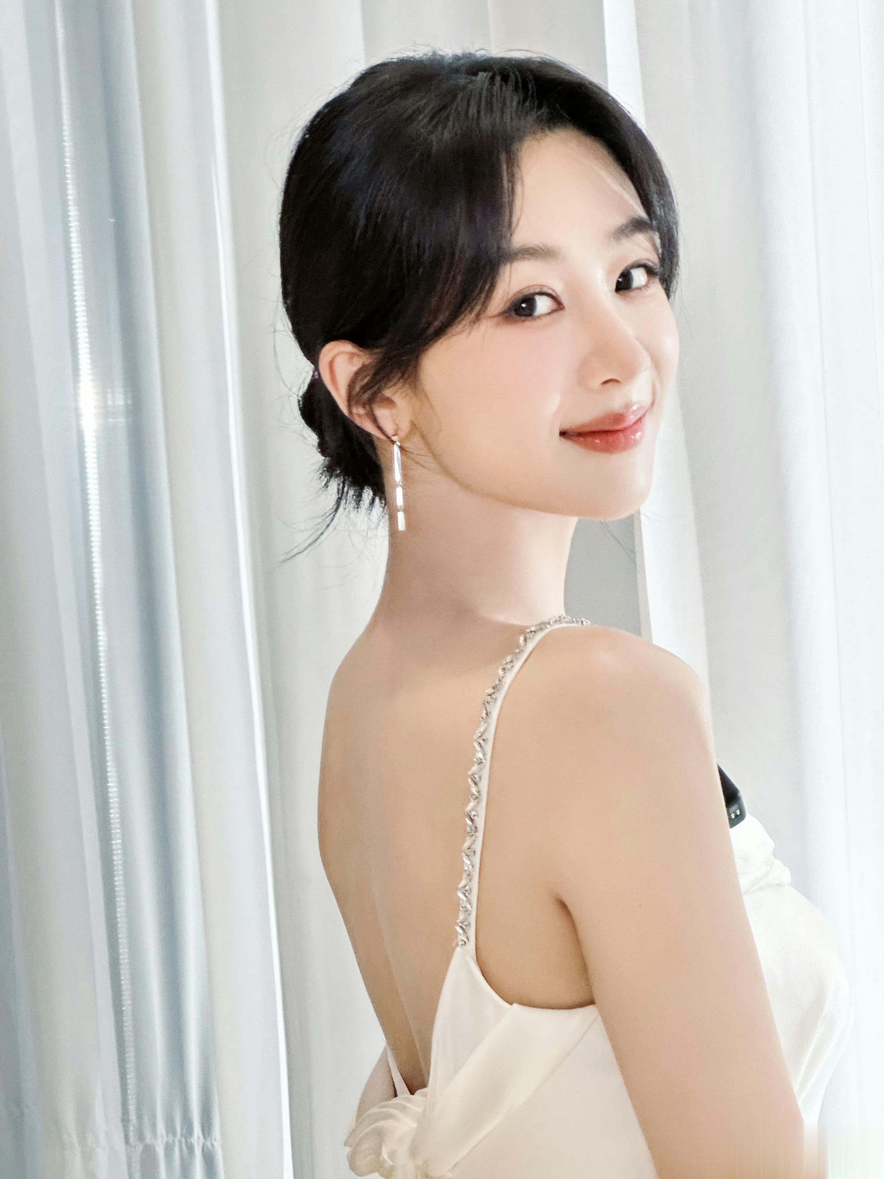 #杨紫[超话]# 今晚注定能美美睡着[羞嗒嗒]图 cr #1106陪杨紫浪漫环游