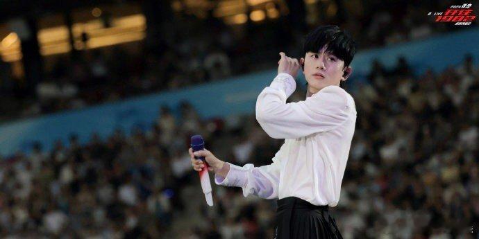 #张杰[超话]##张杰新中式马面裙#我真的太喜欢这样的一个裙子了，而且对于我们来