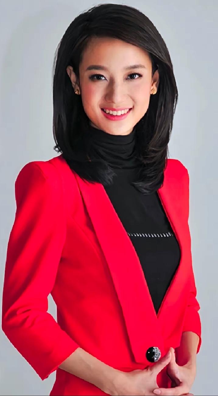 李杨薇，内地女记者、主持人，毕业于中国传媒大学。任职北京广播电视台，主播《北京新