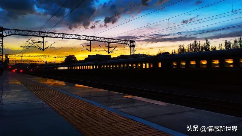 现在物质丰富、生活便捷，可不少人偏偏怀念从前那个穷日子，为啥呢？
以前的人际关系