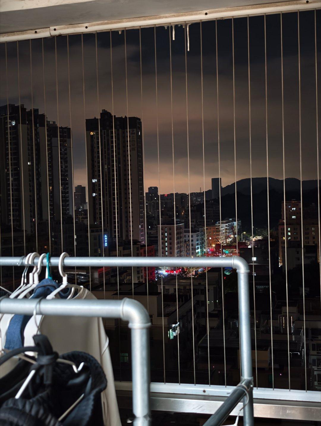 起个大早，去赶飞机哇4点半起来，整个人懵的 深圳