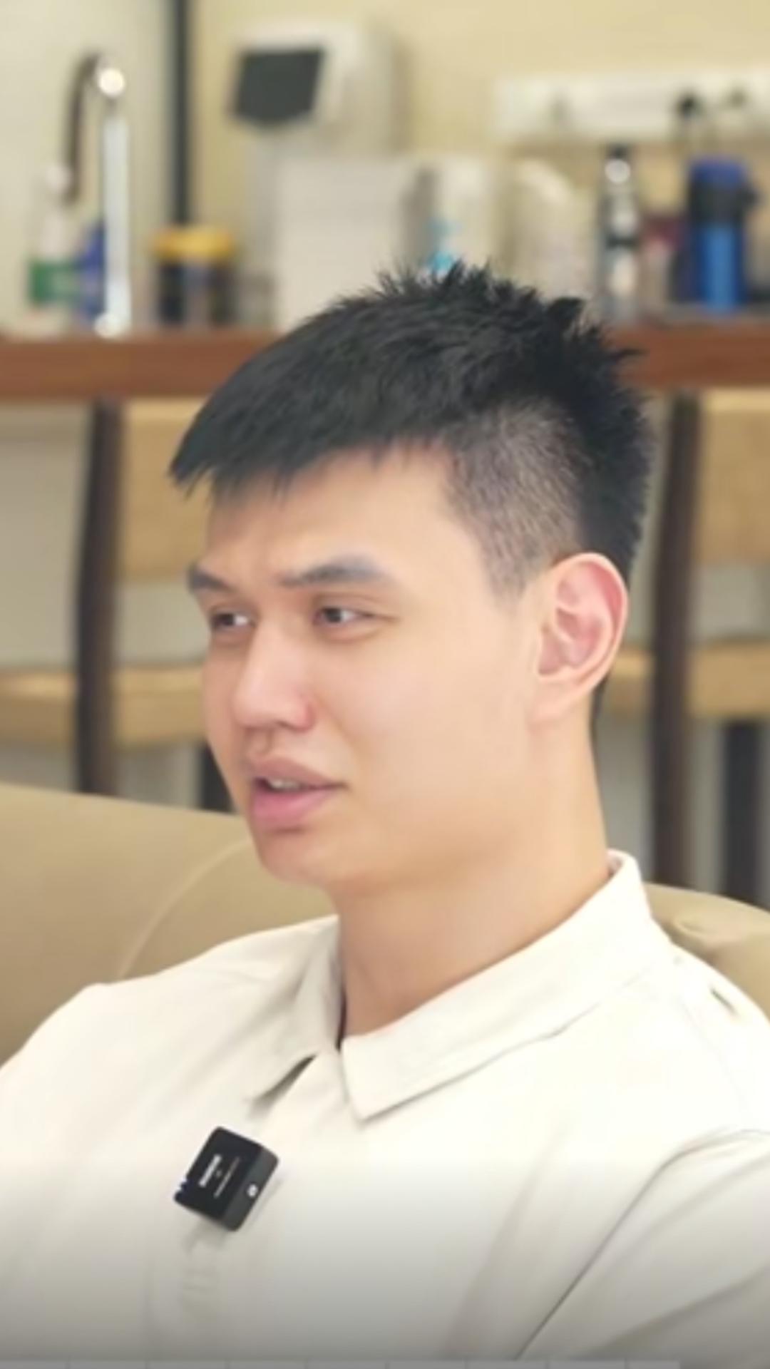 【近日前浙江广厦球员许中豪接受孟铎采访，被问到怎么理解强硬和脏的区别。】许中豪说