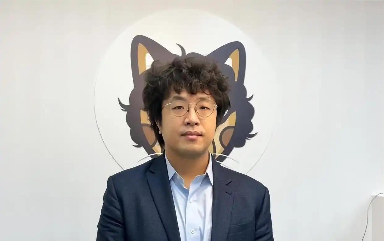 沈伯洋社媒发文嚣张至极！自从被重庆警方通缉之后，这家伙在社媒发文，装出一副满不在