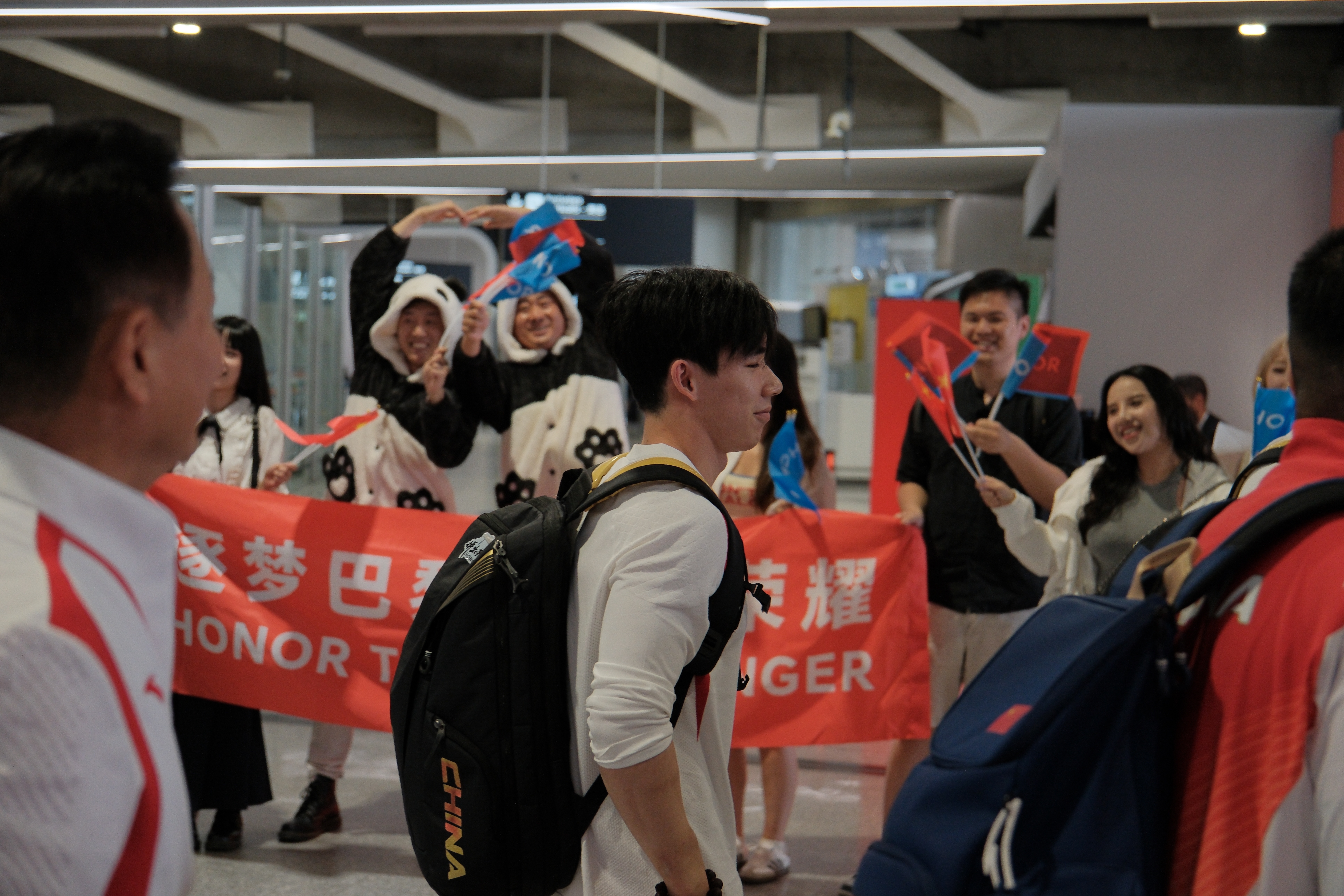 #巴黎市长终于跳入塞纳河游泳#中国风采闪耀巴黎舞台！此刻，不仅为中国奥运健儿的出