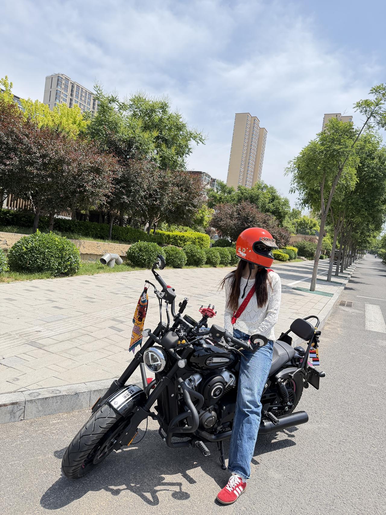 一定不要总在家待着 在家里待着你就是妇女
跑出来好歹还能听到有人叫你美女【来自懂