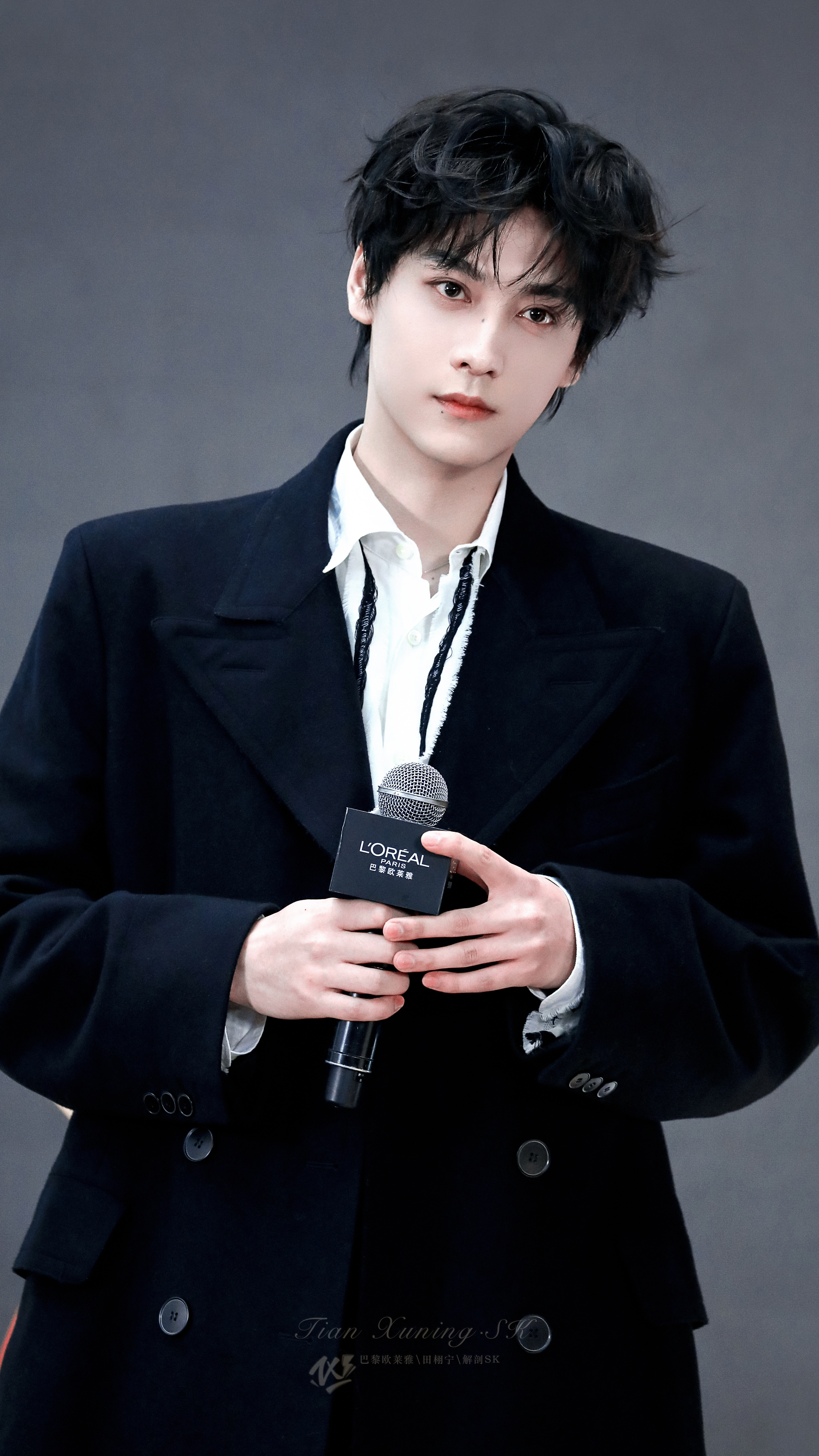 黑色风衣 🖤📸｜田栩宁 