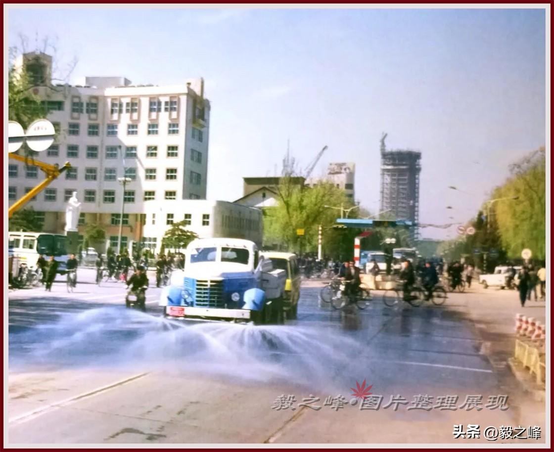 呼市话“遥预”普通话应该怎么说？
呼和浩特变迁 呼和浩特街景旧照片继续分享，这是