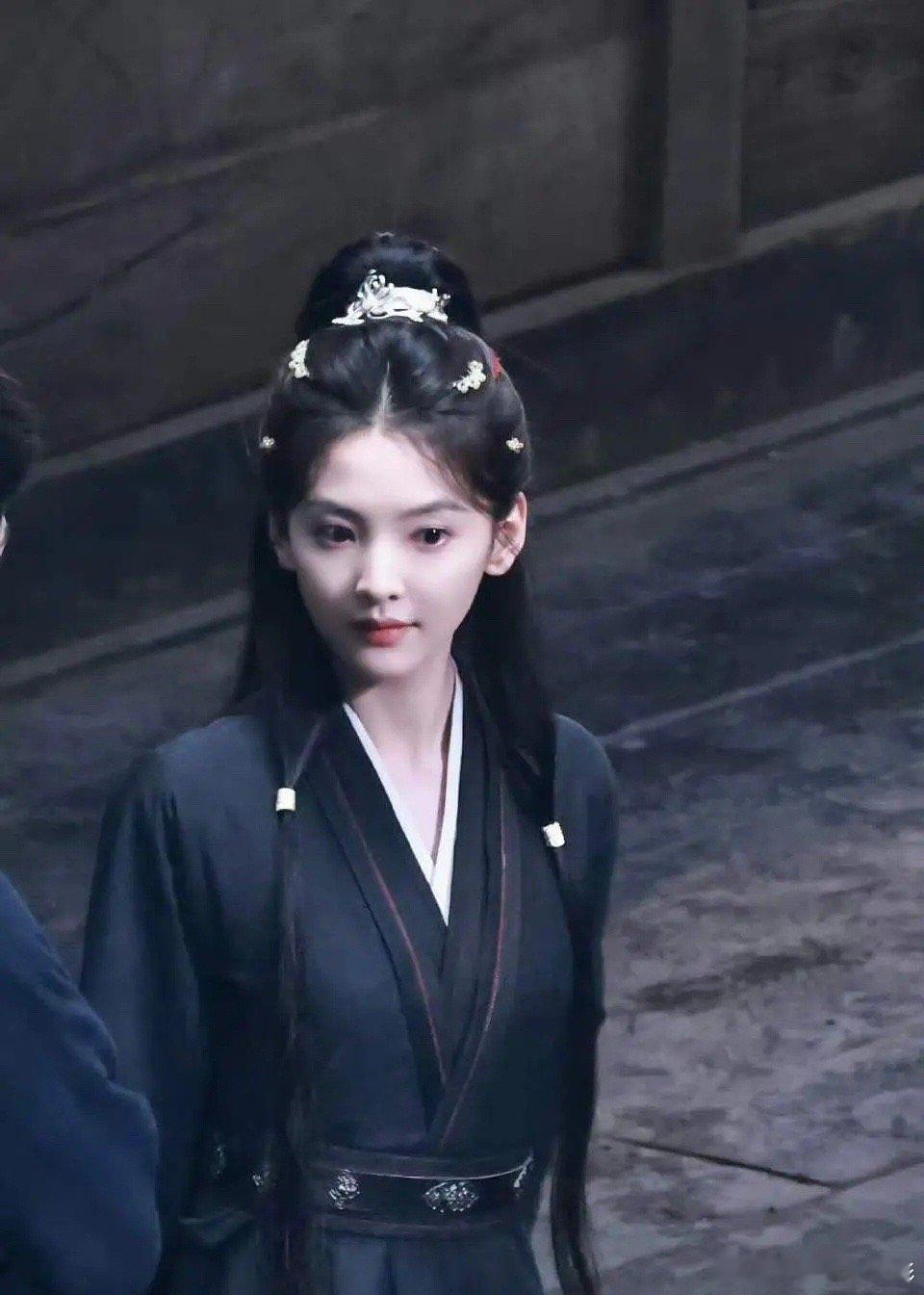 章若楠截至目前的四套造型[举手] 符合角色吗 ​​​