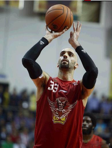 【曝活塞欲签下CBA悍将阿巴斯 下赛季板爷或打NBA】7月12日消息，据《今日美