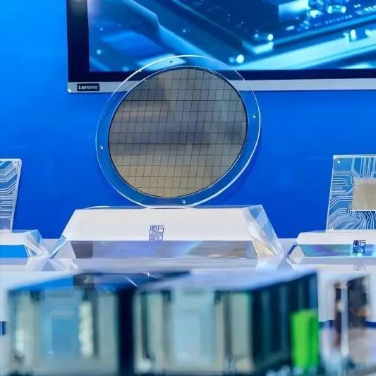 14纳米跑出520万亿次算力：DF1000靠什么“换道”？

7月13日，国产A