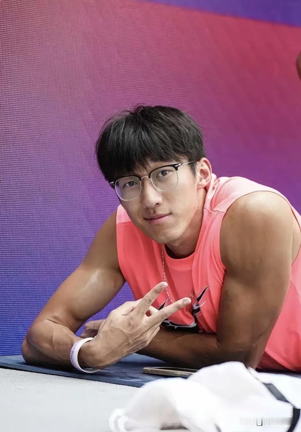 全运会男子一百米冠军李泽洋，河北生，河北长，吃着河北的饭，喝着河北的水，地地道道