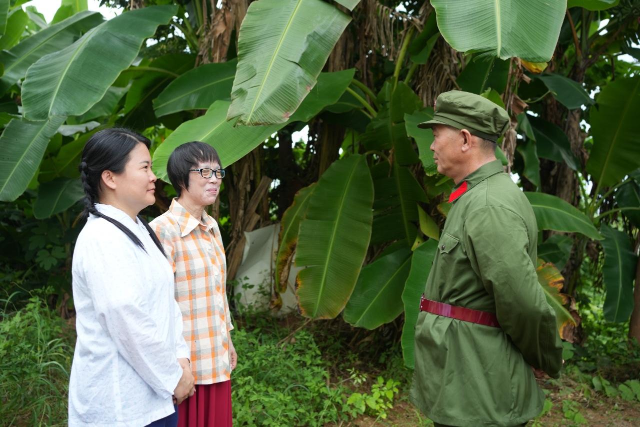 广场舞大爷大妈开辟的新天地“拍电影”