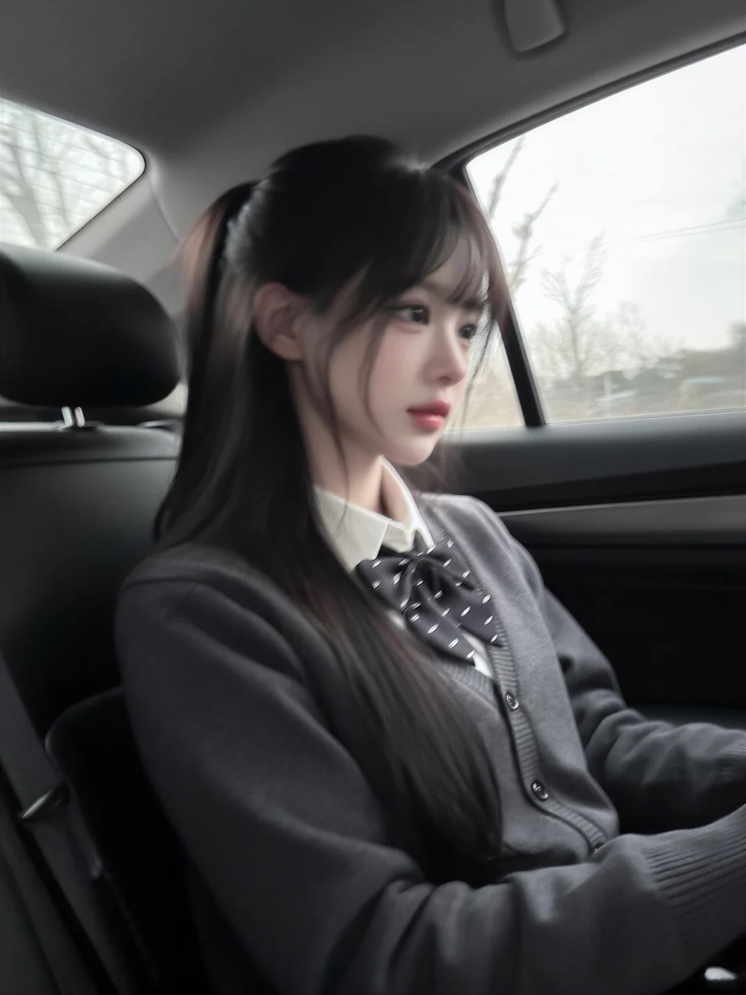 你的意思是说 你跟前任联系 分享日常