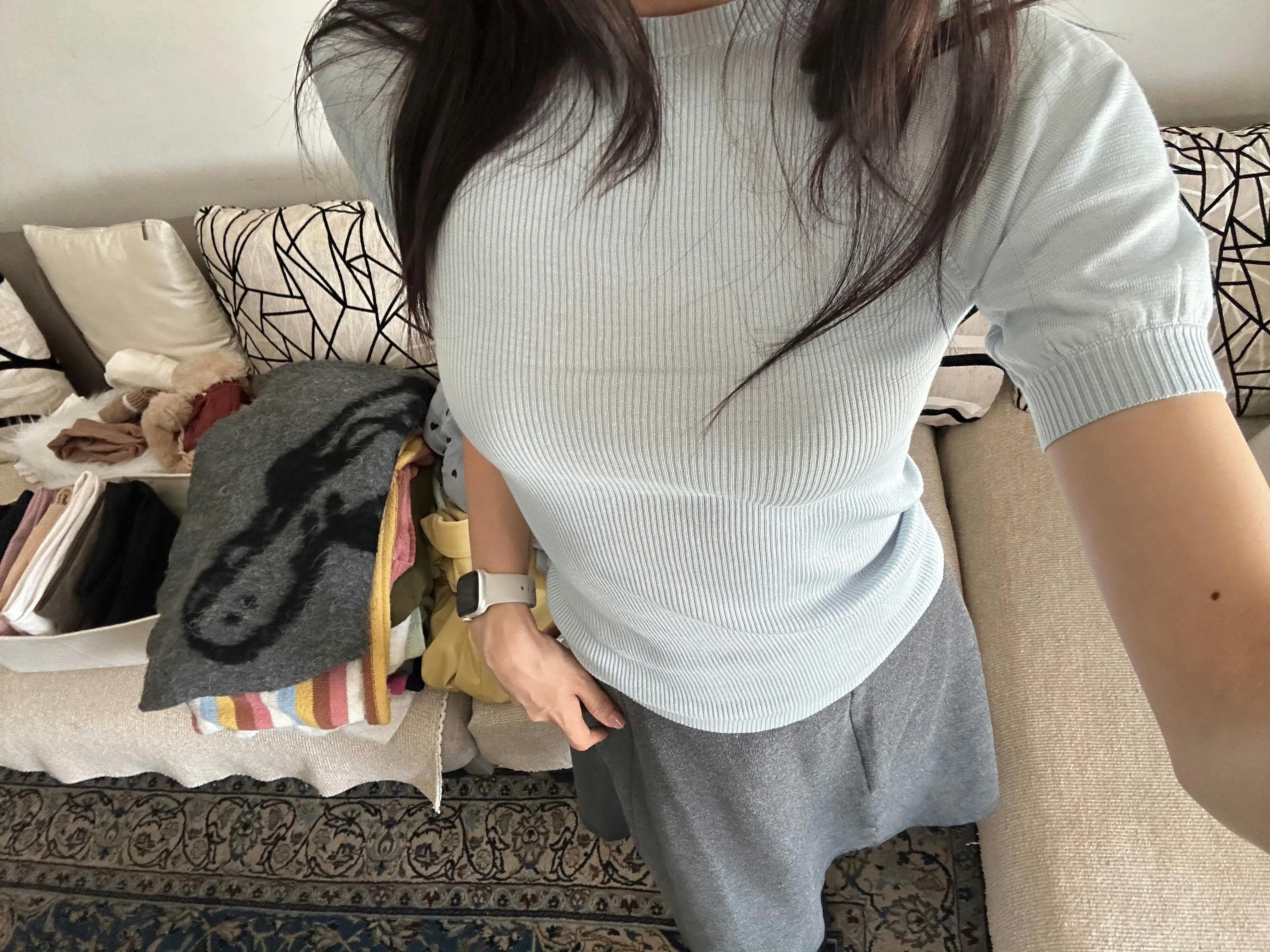 神了这件衣服 好显奶 （只贴了圆点胸贴） ​ ​​​