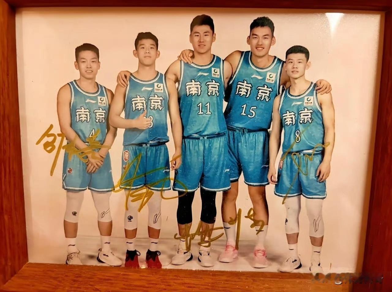 昔日的“南京同曦五虎”林葳，王岚嵚，赵柏清，刘东，邬挺嘉在西热力江的带领下，打出