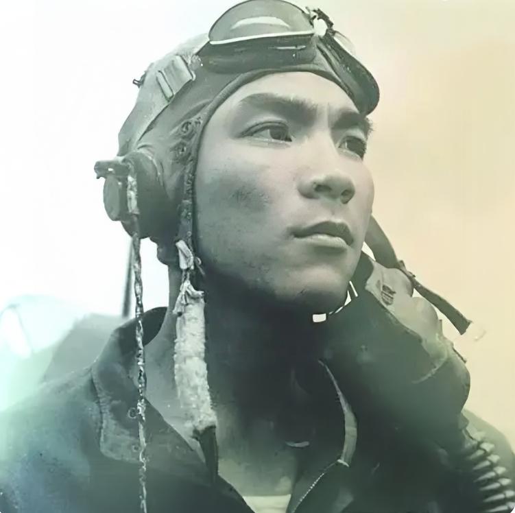 他叫朱安琪，是二战时期著名的飞虎队华裔成员，2025年在美国去世，享年102岁。