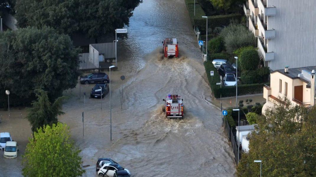 100年来最大的降雨。风暴在托斯卡纳造成了严重破坏。已确认5例死亡
安德烈亚·托