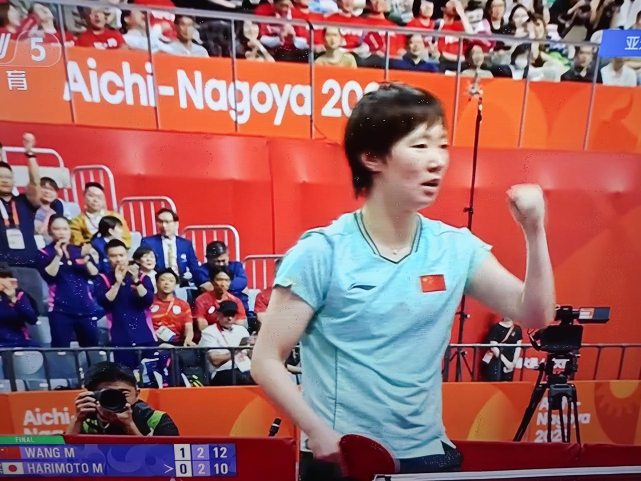 没想到啊，曼昱赢得那么艰难！
跟张本美和打满了五局，决胜局12：10惊险胜出。