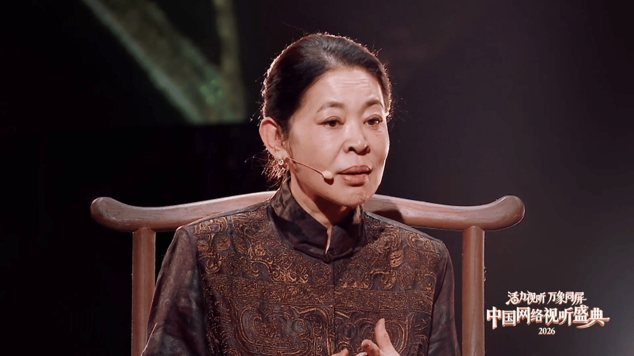 倪萍讲述时陈都灵眼里有泪光中国网络视听盛典 细节见真章。陈都灵作为“被修复的文物