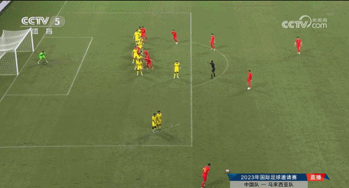 中国男足国字号一日双赛，U23补时绝杀印度、国家队1:1艰难踢平马来西亚。
9月