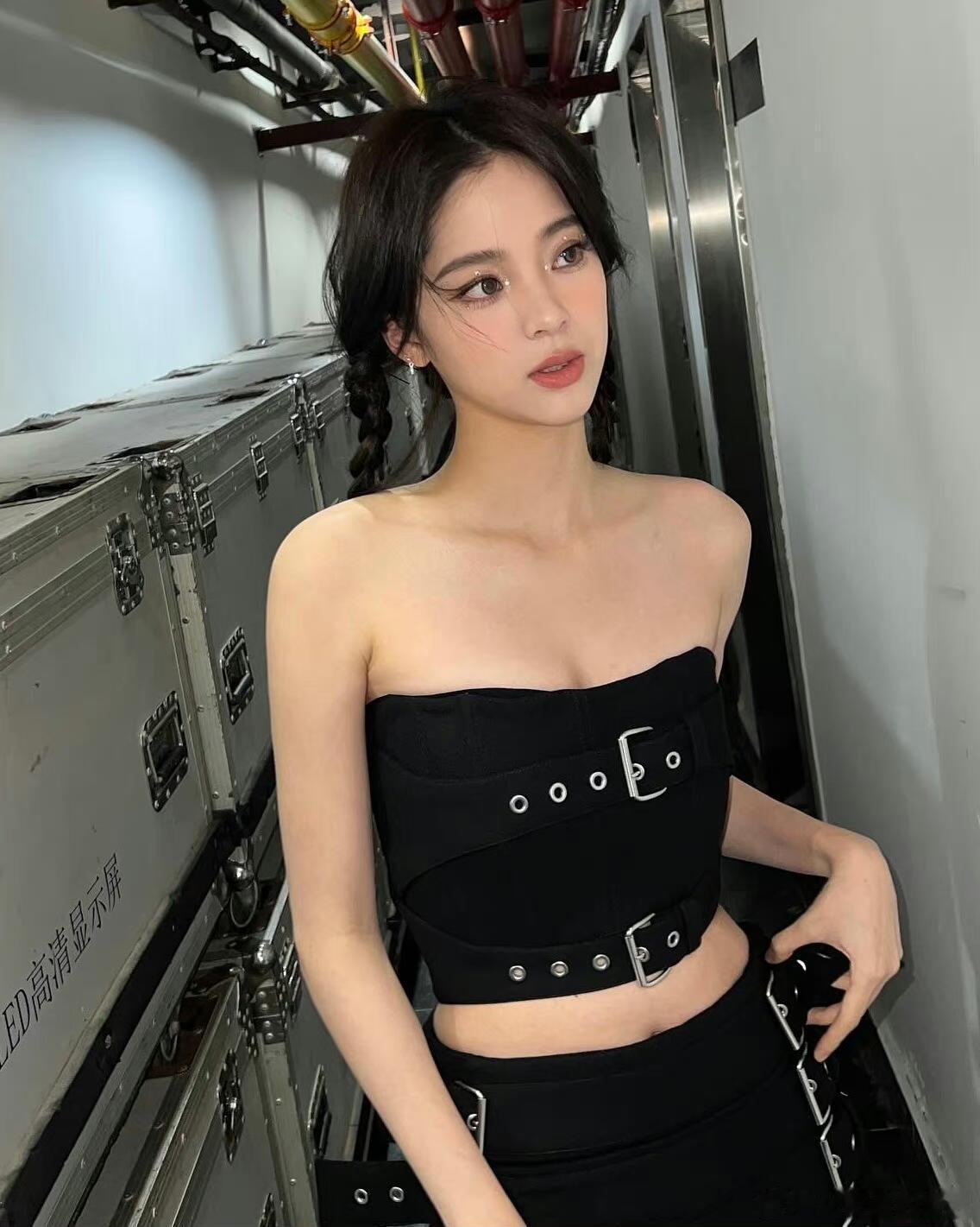 欧阳娜娜 
