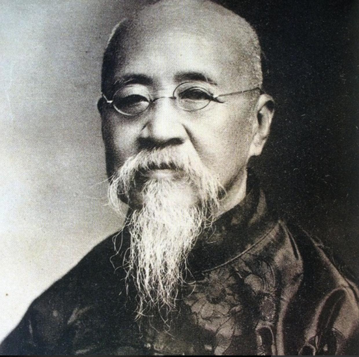 1921年，北洋政府欠军饷3个月，发不出教员工资，就将故宫内8000麻袋大内档案