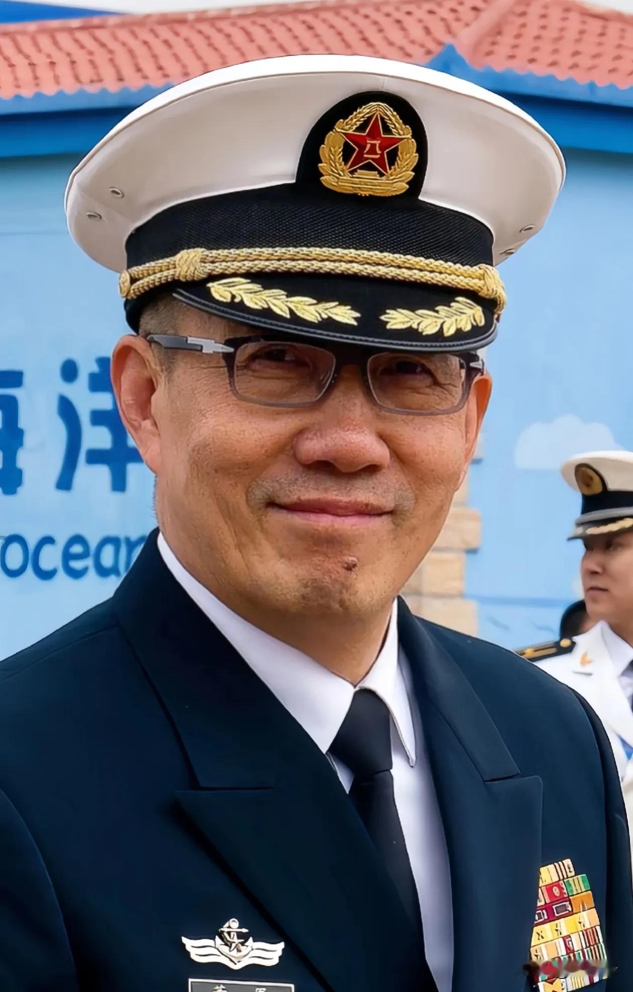 今天下午，一场重要会议在京闭幕，随后传出一则重磅消息:原海军司令董军，正式接任我