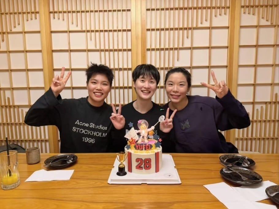 幸福是东菲凡，ogg三姐妹年年岁岁是你们黄东萍、贾一凡给陈雨菲过生日🥰🥰🥰