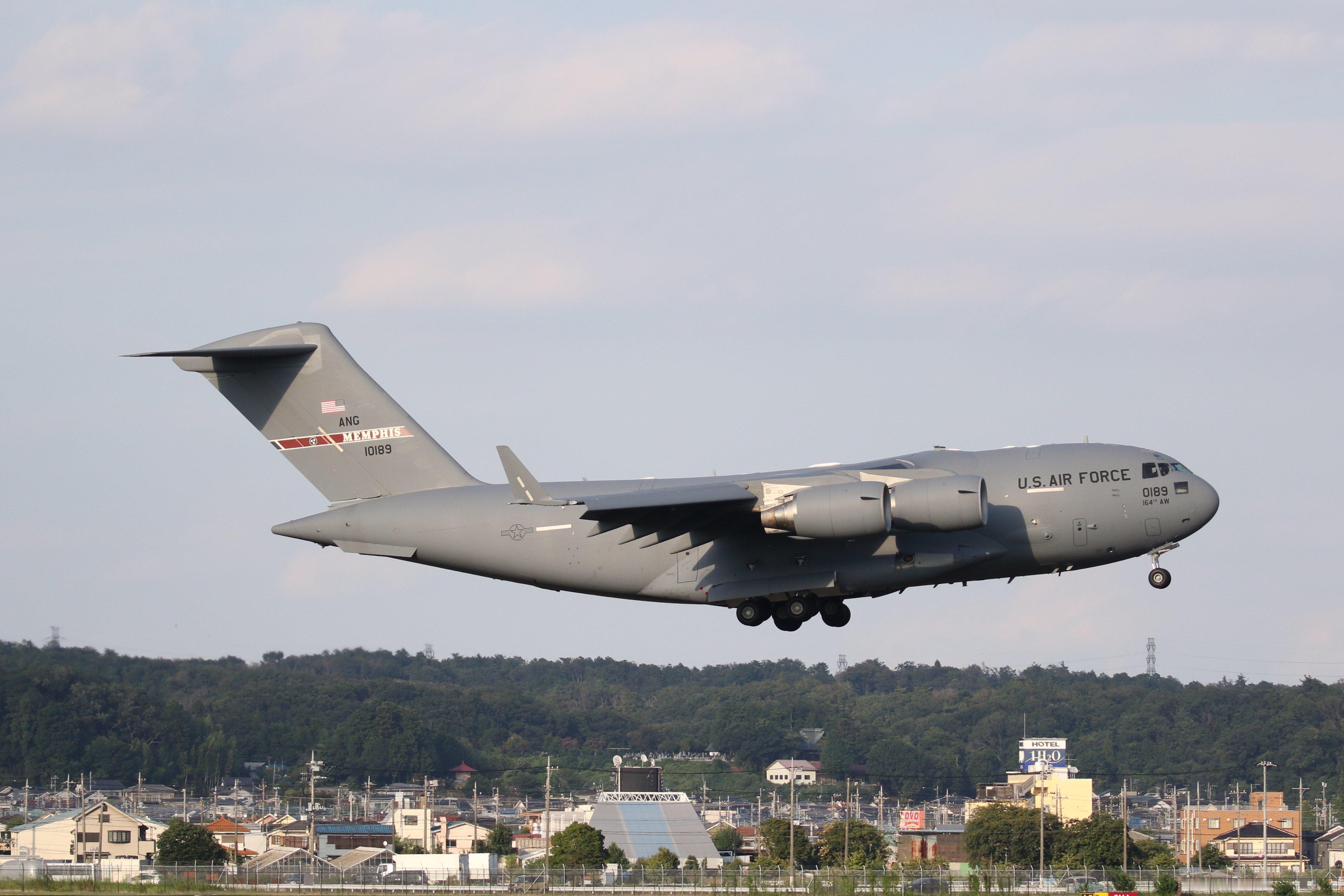 飞临横田基地的C-17 ​​​