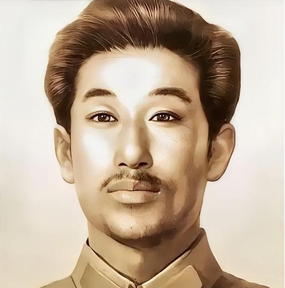 1942年，赵尚志牺牲后，一个汉奸在验尸时，用脚踢了踢他的脑袋，这时，旁边叛变的