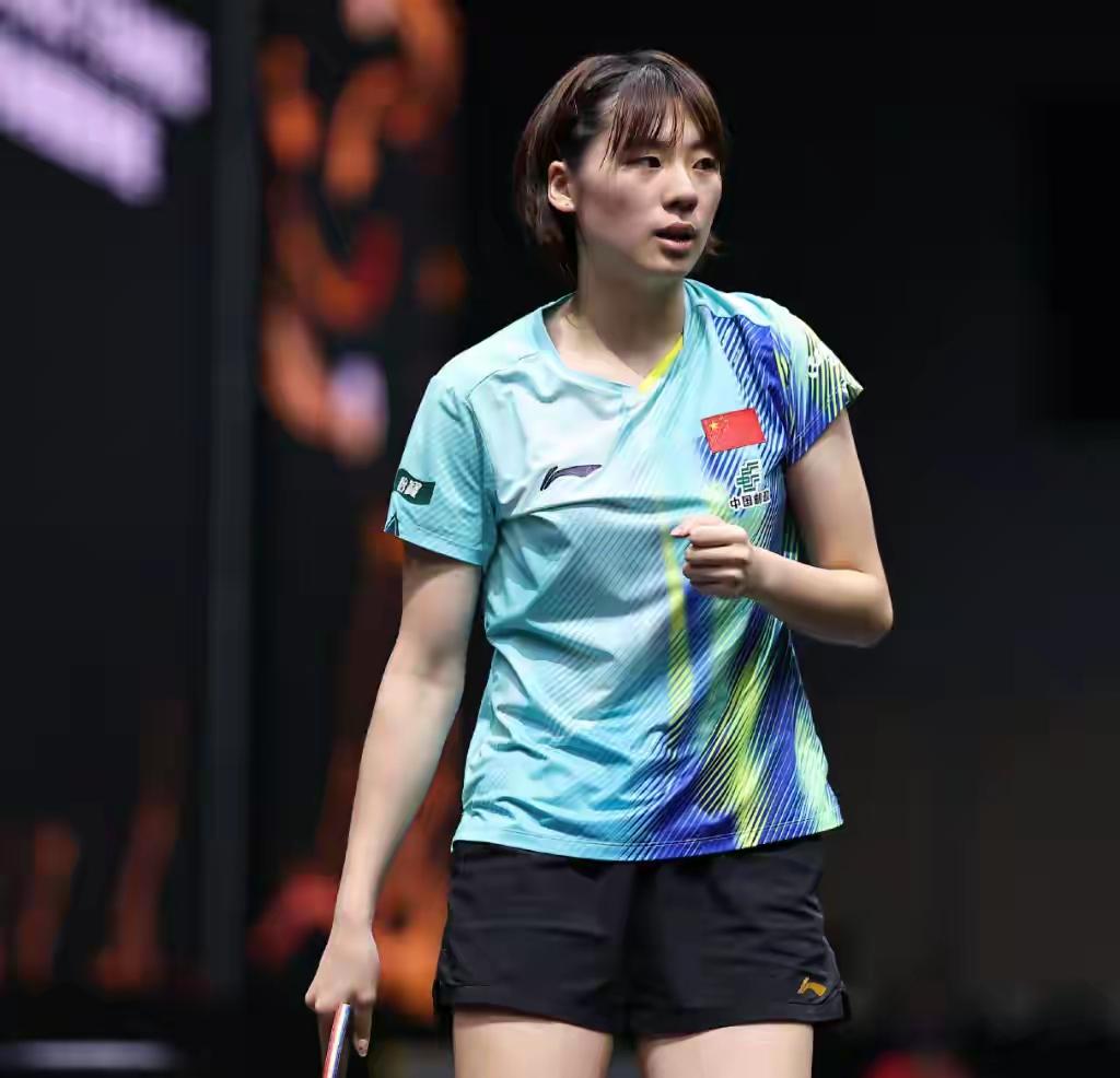 亚锦赛女单决赛，陈熠对战张本美和，大比分1:0，陈熠领先，陈熠，不争馒头也要争口